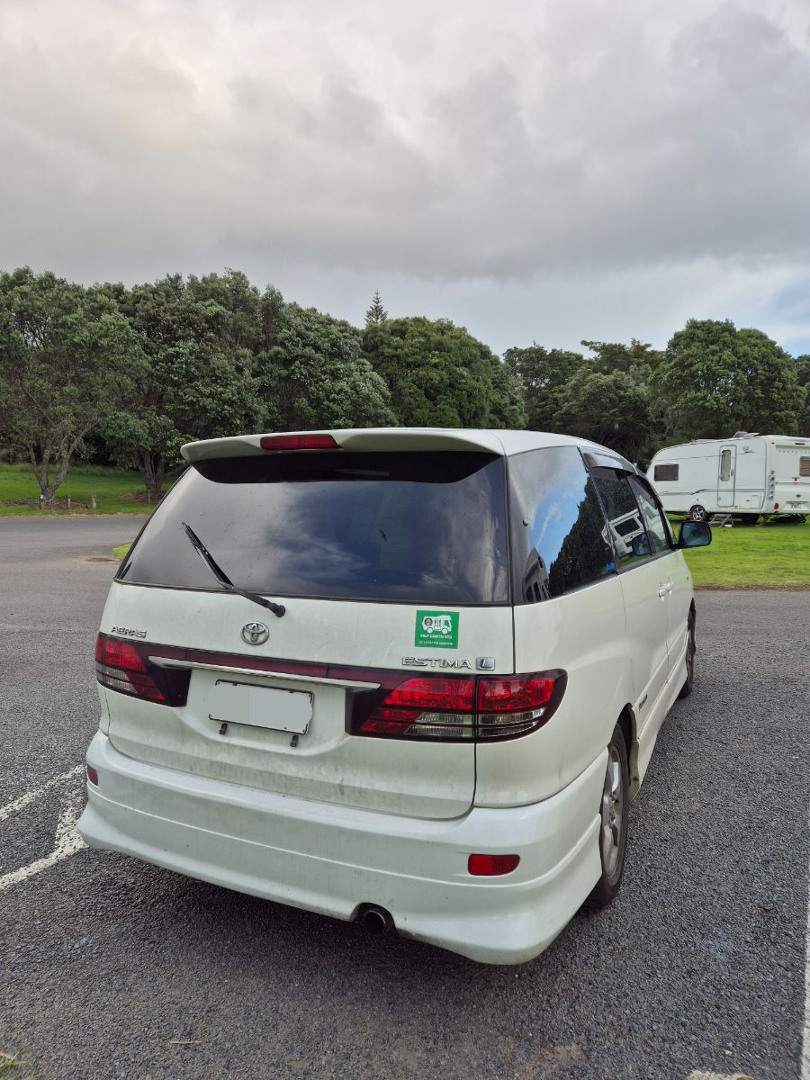 2005 Toyota Estima