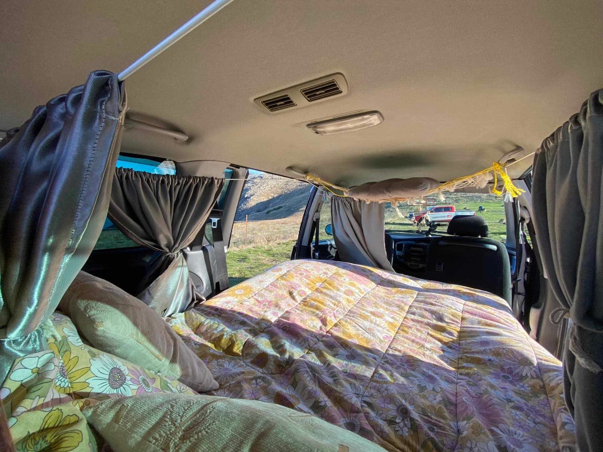 2004 Mazda MPV — photo 2