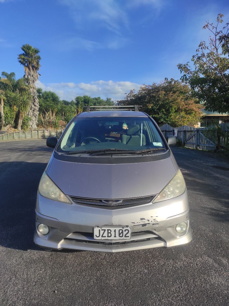 2004 Toyota Estima L