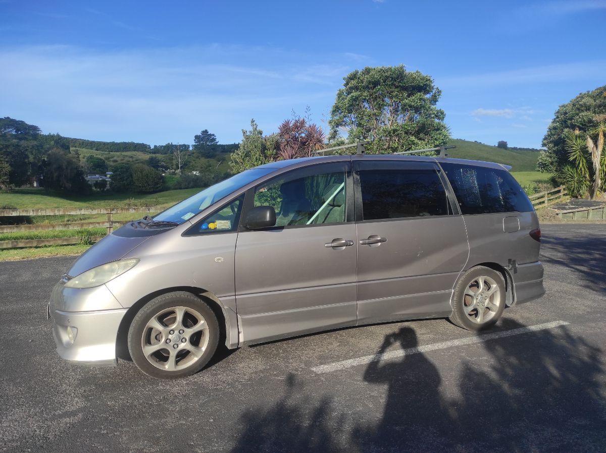 2004 Toyota Estima L — photo 4