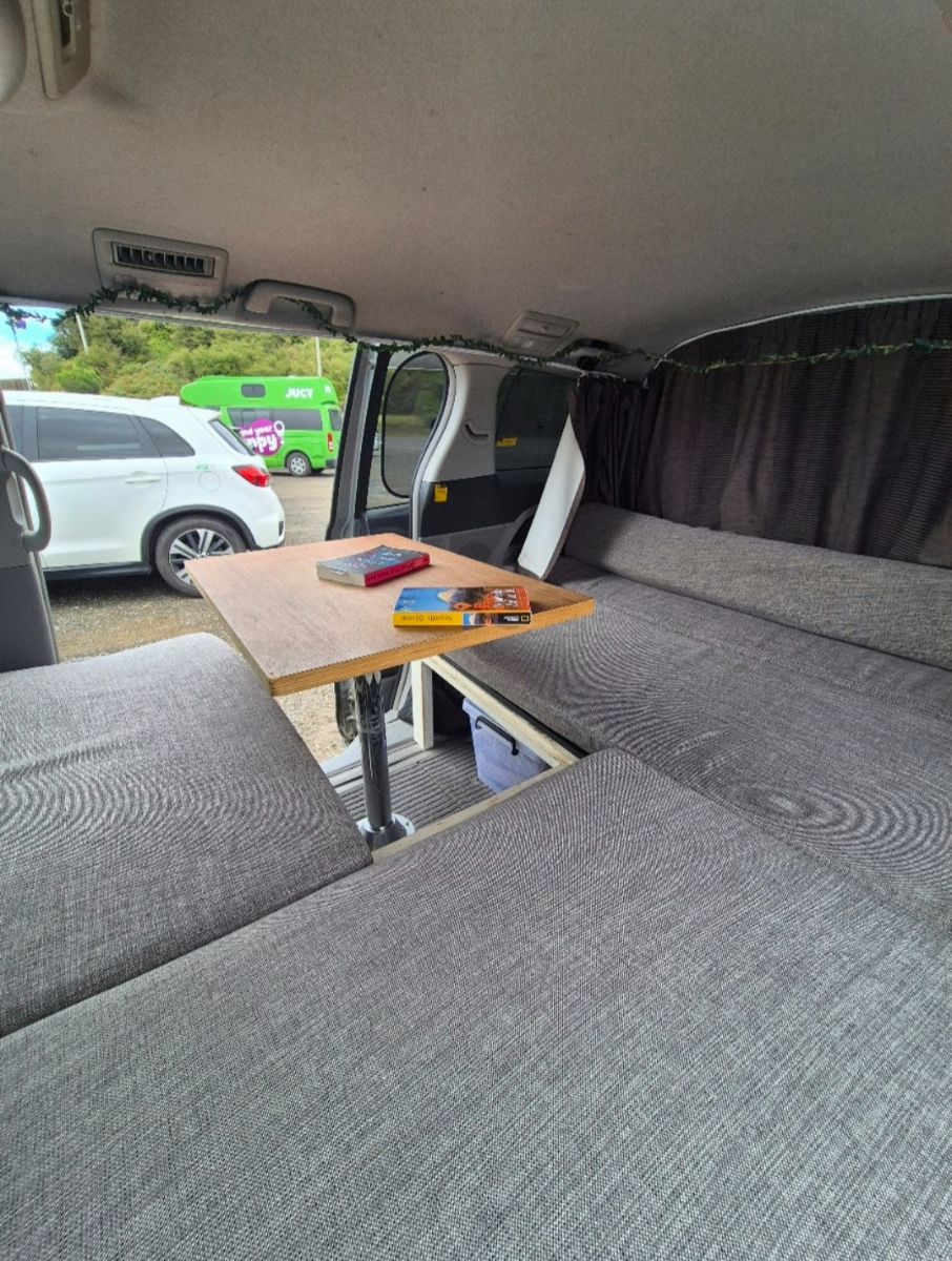 2006 Toyota Estima — photo 3