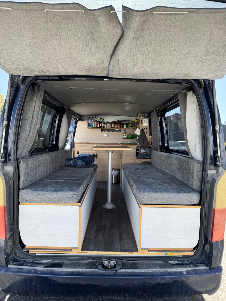 2004 Toyota HiAce — photo 4