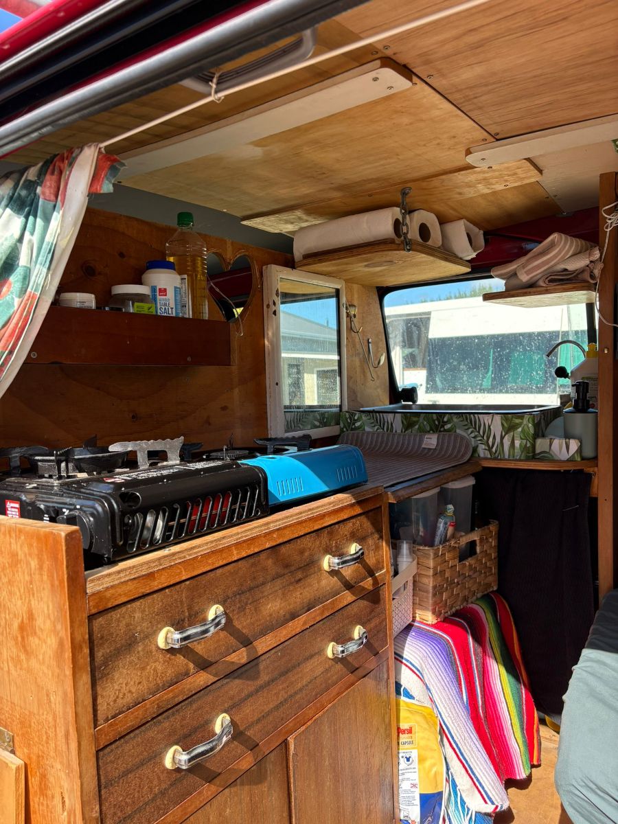 2002 Toyota HiAce — photo 3