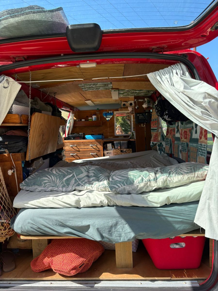 2002 Toyota HiAce — photo 4