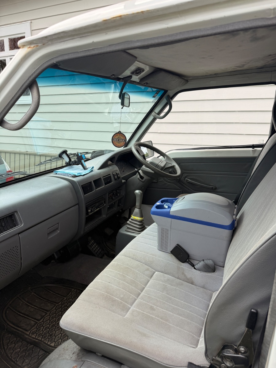 2002 Mitsubishi L300 — photo 5