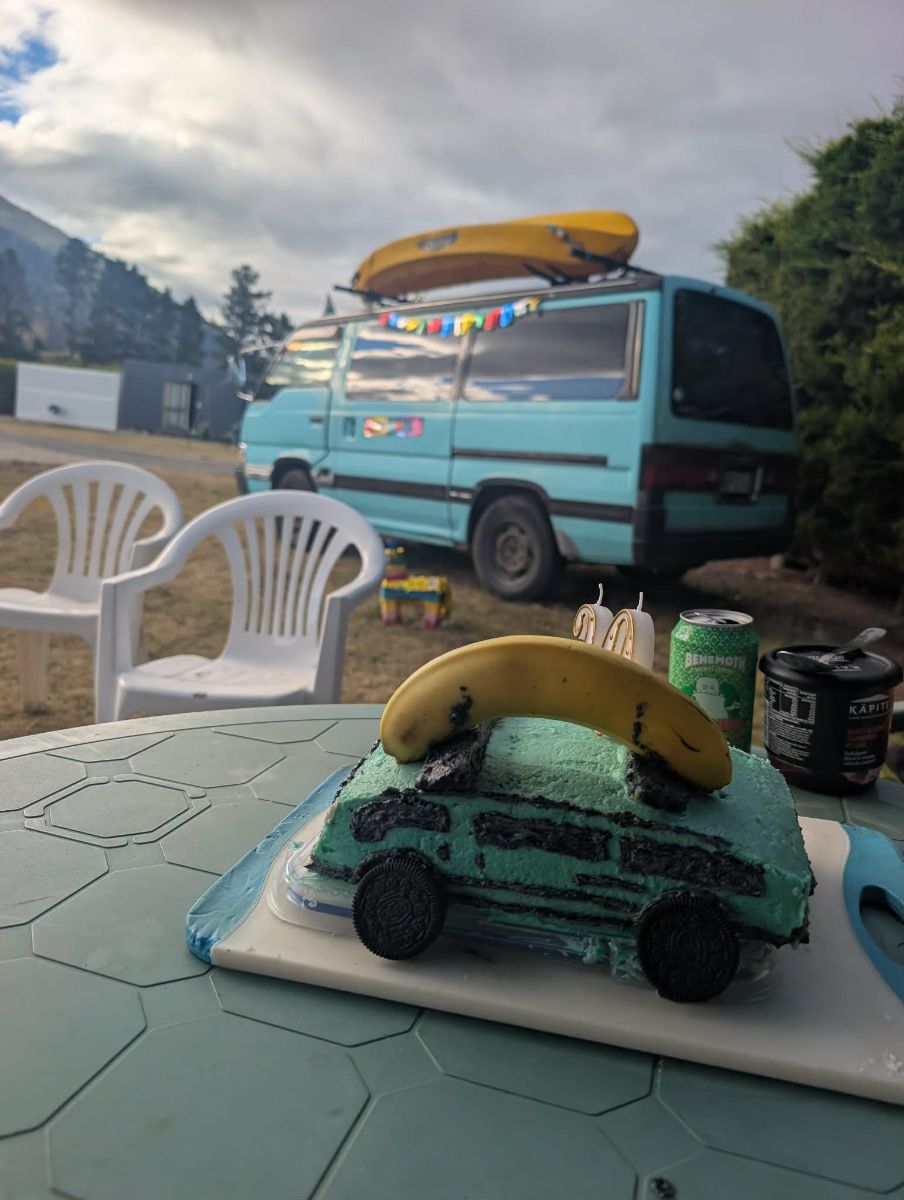 1996 Nissan Caravan — photo 2