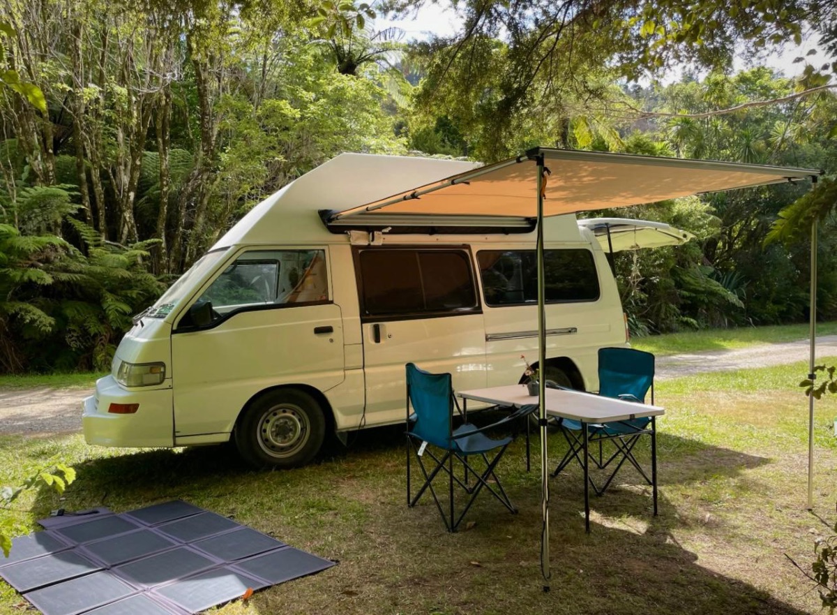2009 Mitsubishi L300 High Roof LWB