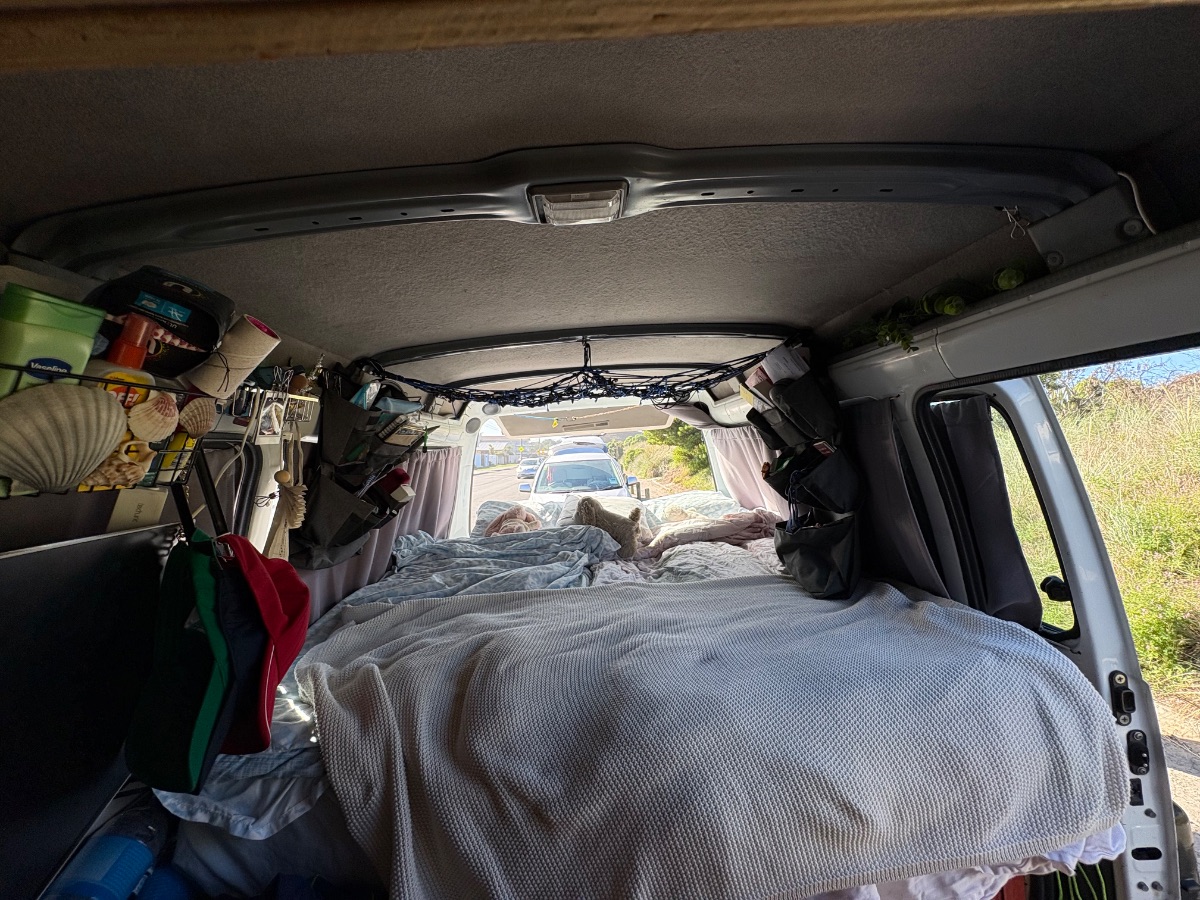 2014 Mitsubishi L300 LWB — photo 2