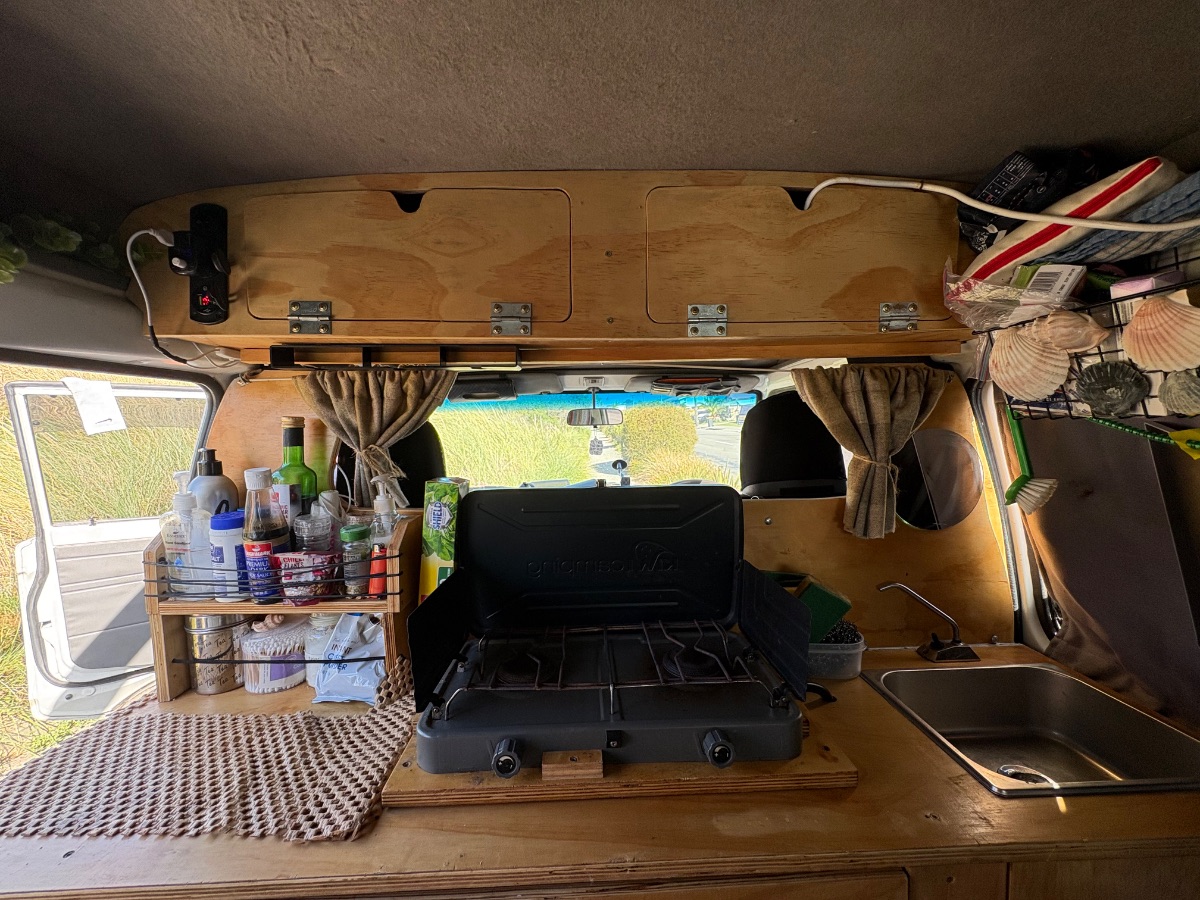 2014 Mitsubishi L300 LWB — photo 3