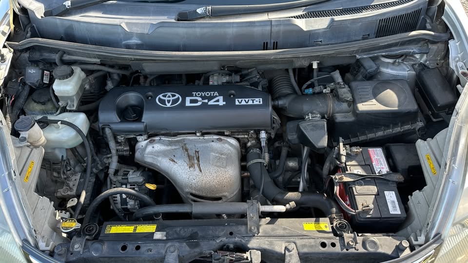 2006 Toyota Isis — photo 5