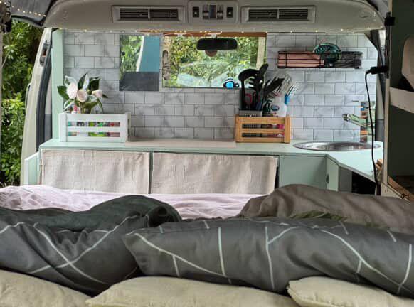 2006 Nissan Caravan — photo 3