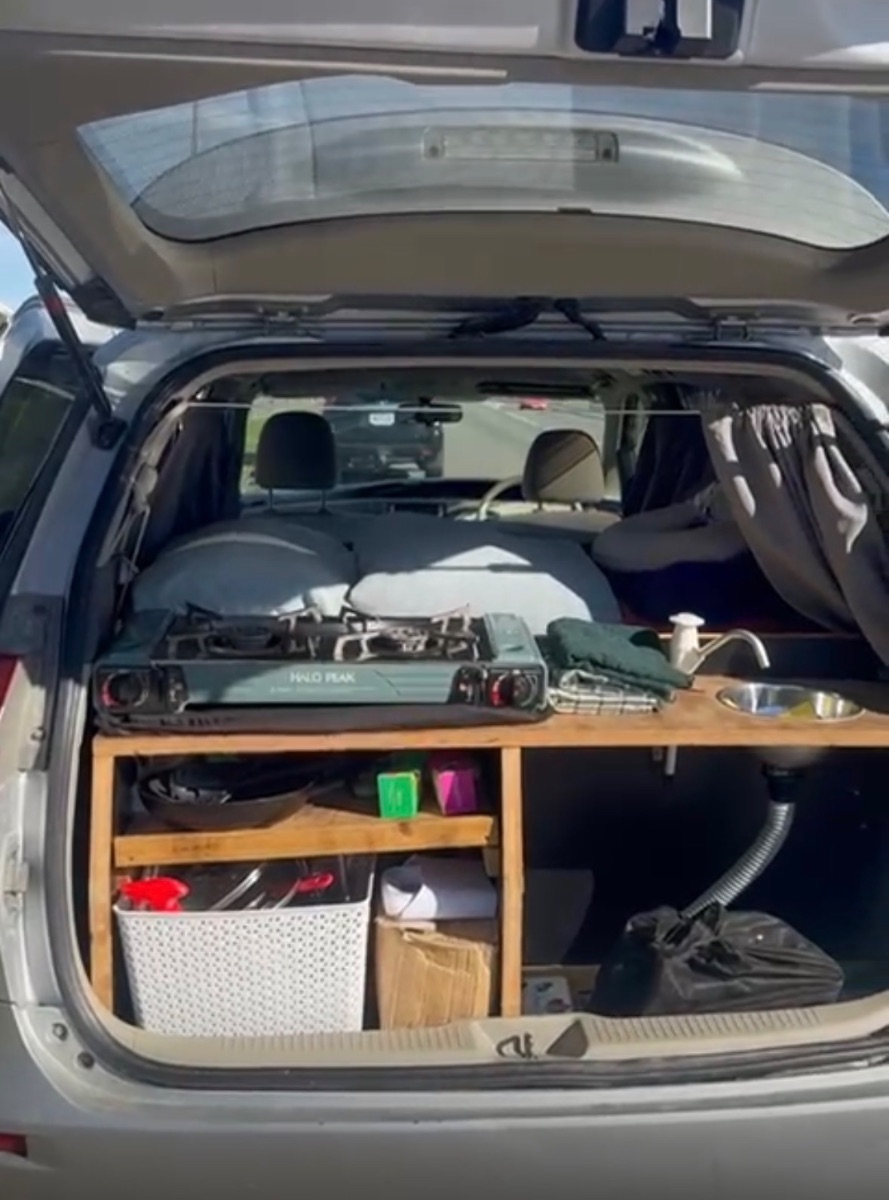 2006 Toyota Estima — photo 2