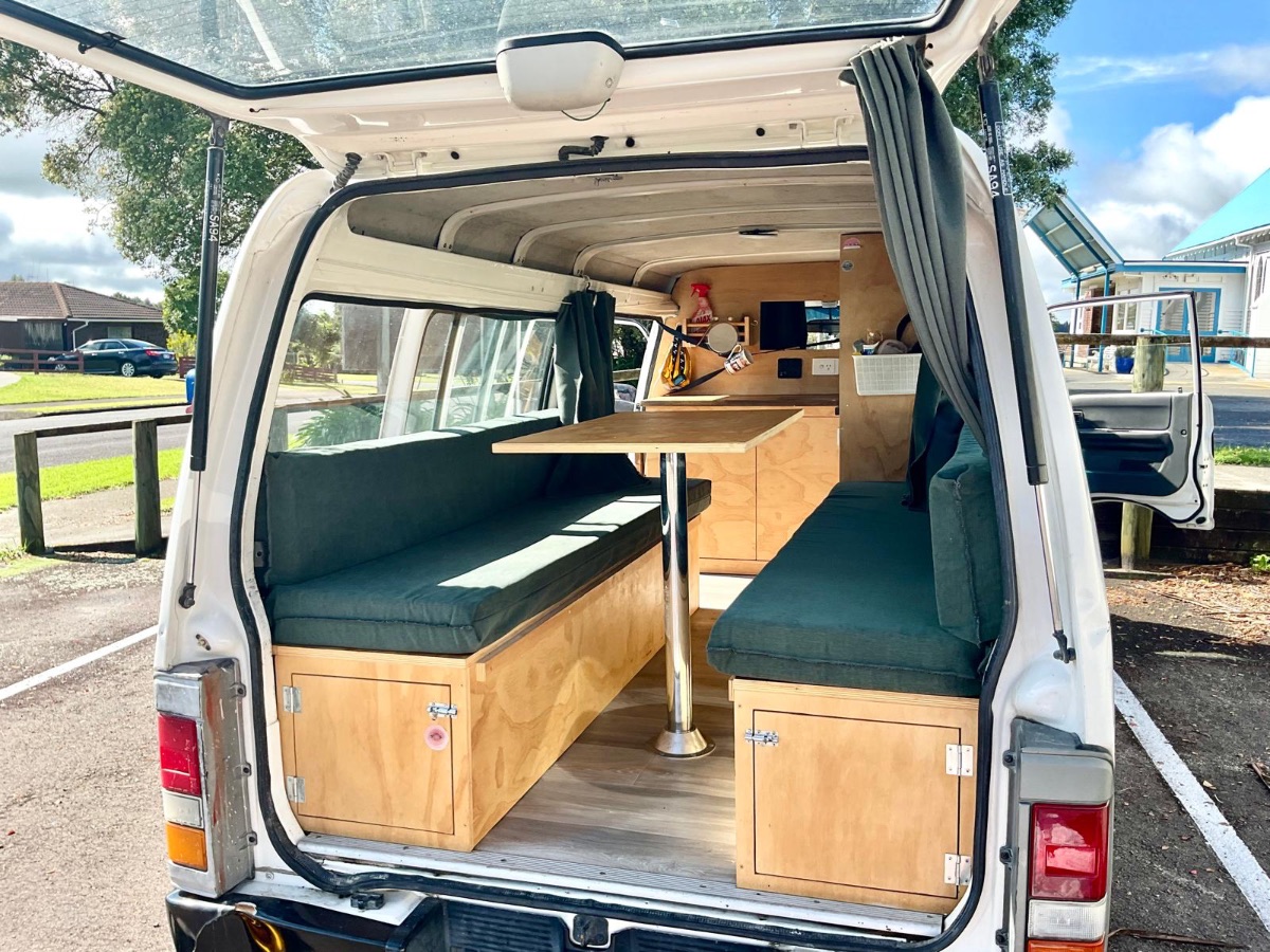 1997 Ford Econovan — photo 2