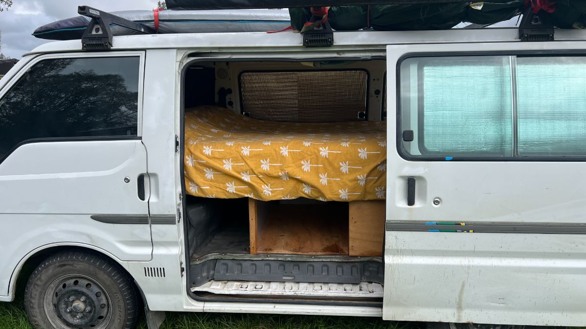 2000 Ford Econovan — photo 3