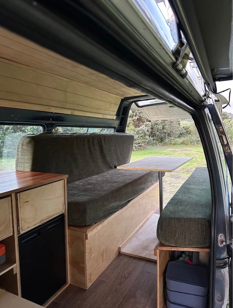 1999 Toyota HiAce — photo 5