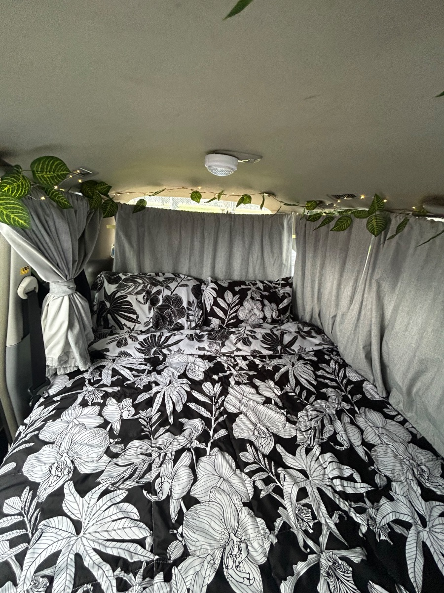 2004 Toyota Voxy  — photo 4