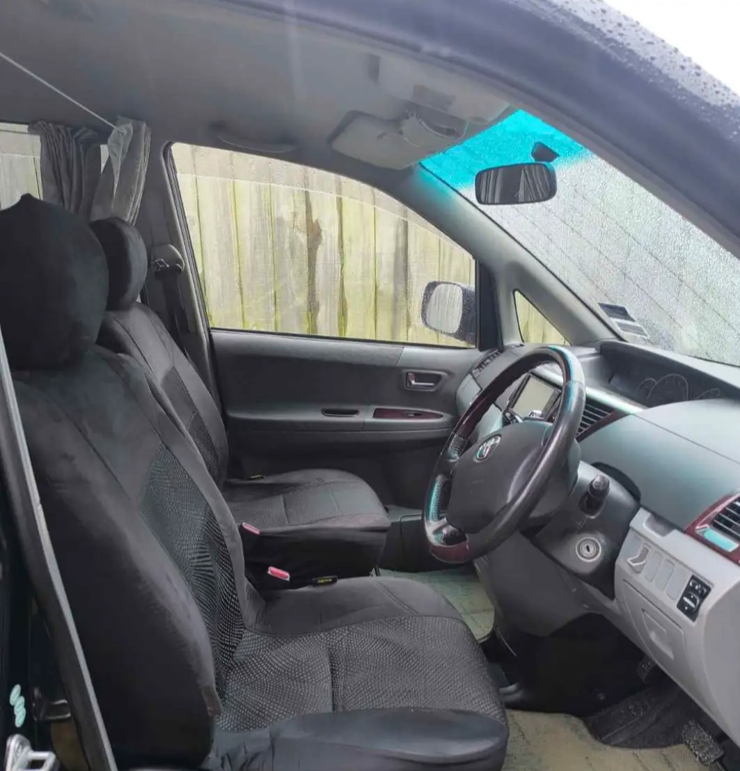 2006 Toyota Noah — photo 3