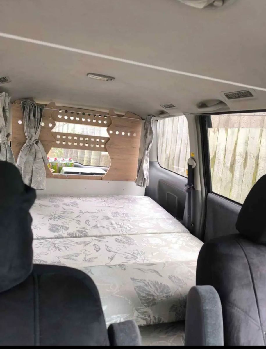 2006 Toyota Noah — photo 5