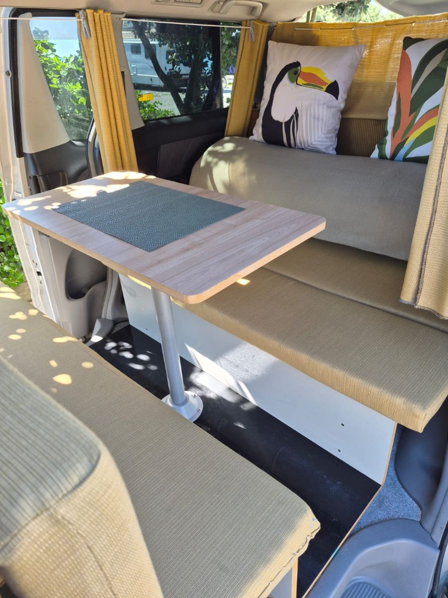 2006 Toyota Alphard — photo 4