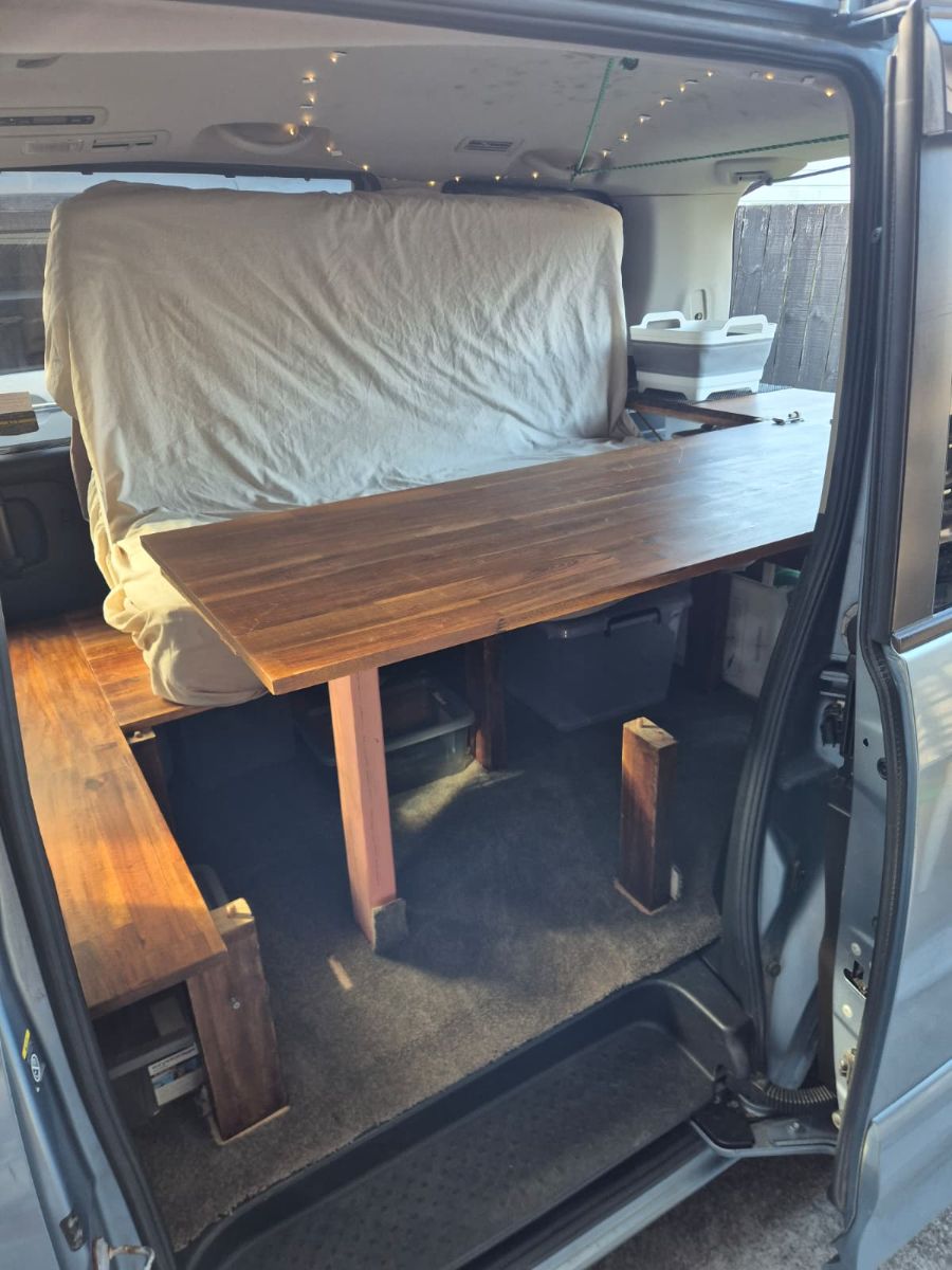 2012 Nissan Serena — photo 5