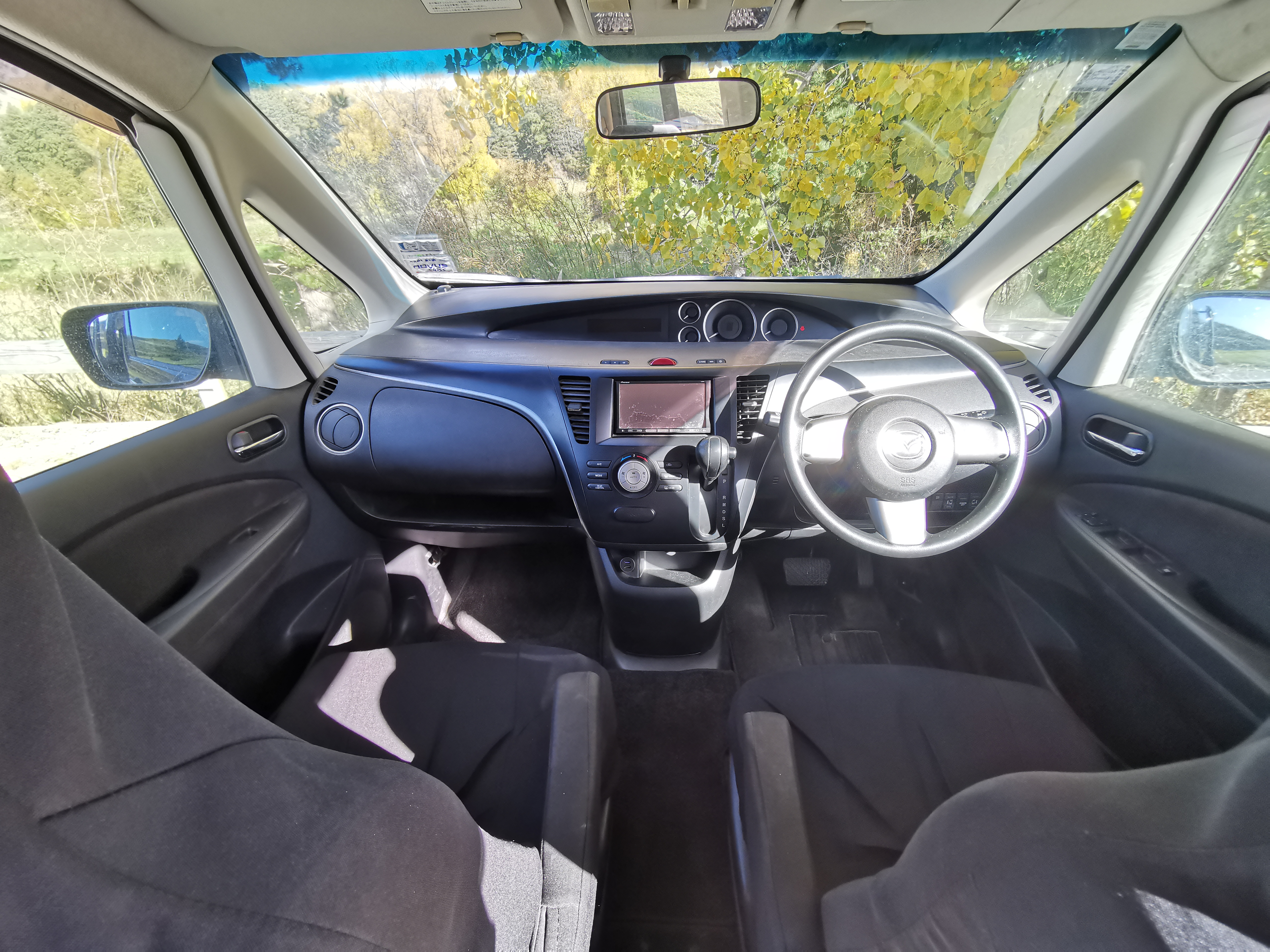 2011 Mazda Biante — photo 4