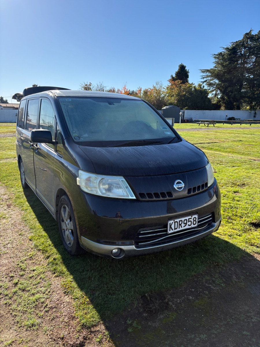 2005 Nissan Serena