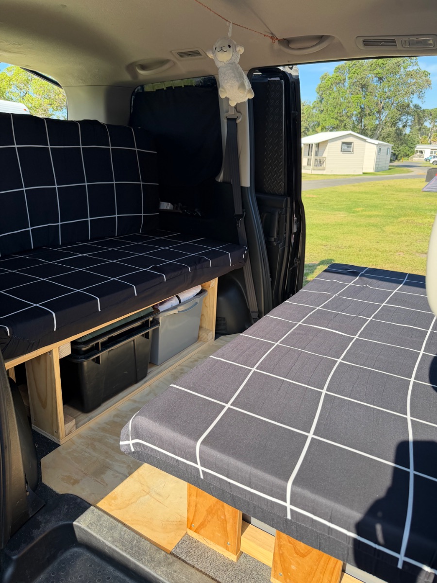 2012 Nissan Serena — photo 4