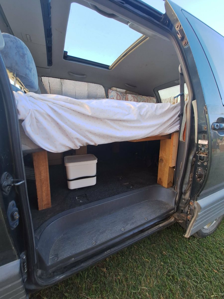 1997 Toyota Lucida Estima — photo 3