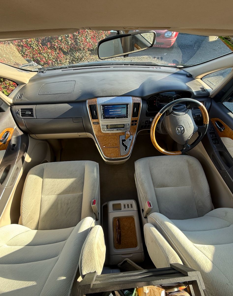 2006 Toyota Alphard — photo 2