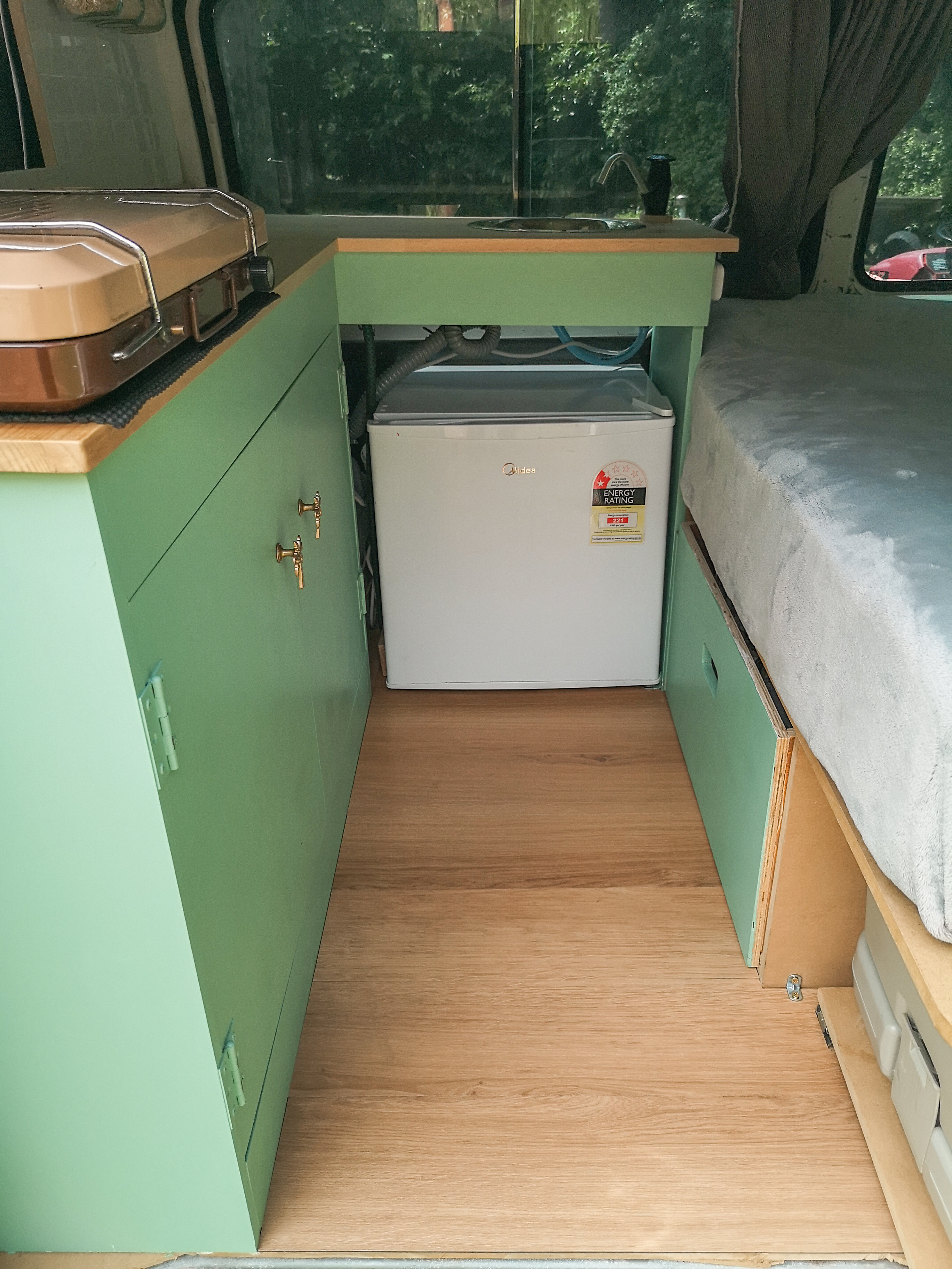 2008 Mitsubishi L300