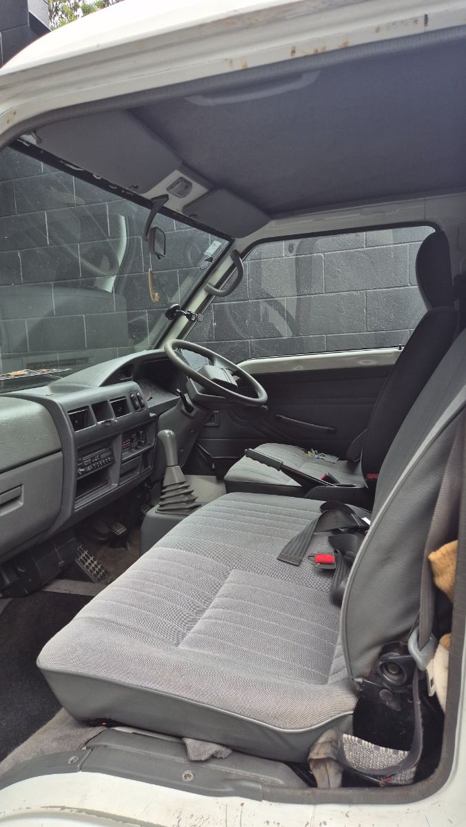 2007 Mitsubishi L300 — photo 2