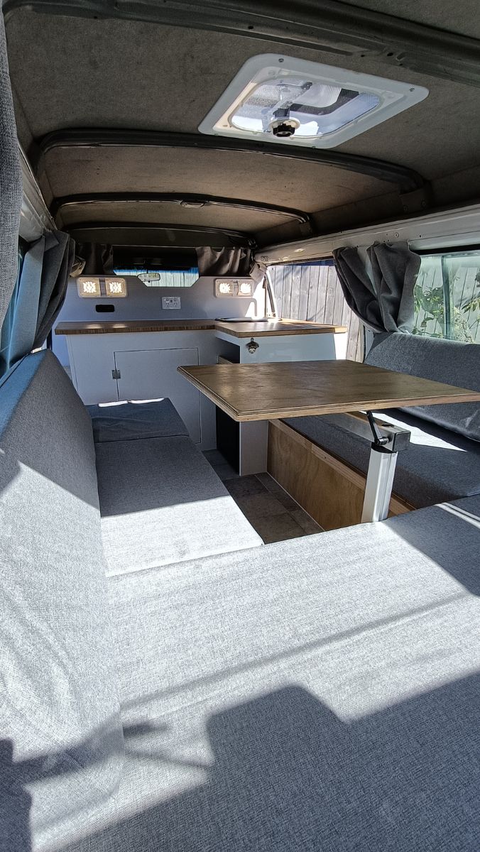 2006 Mitsubishi L300 LWB — photo 2